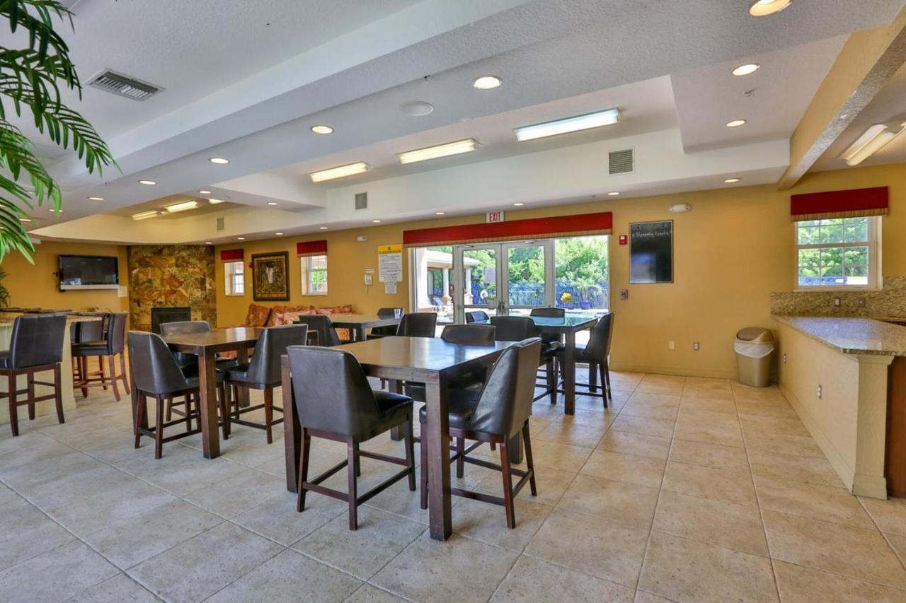 3 Bedroom 2 Bath Oceanwalk Condo With Estuary Views New Smyrna Beach Extérieur photo